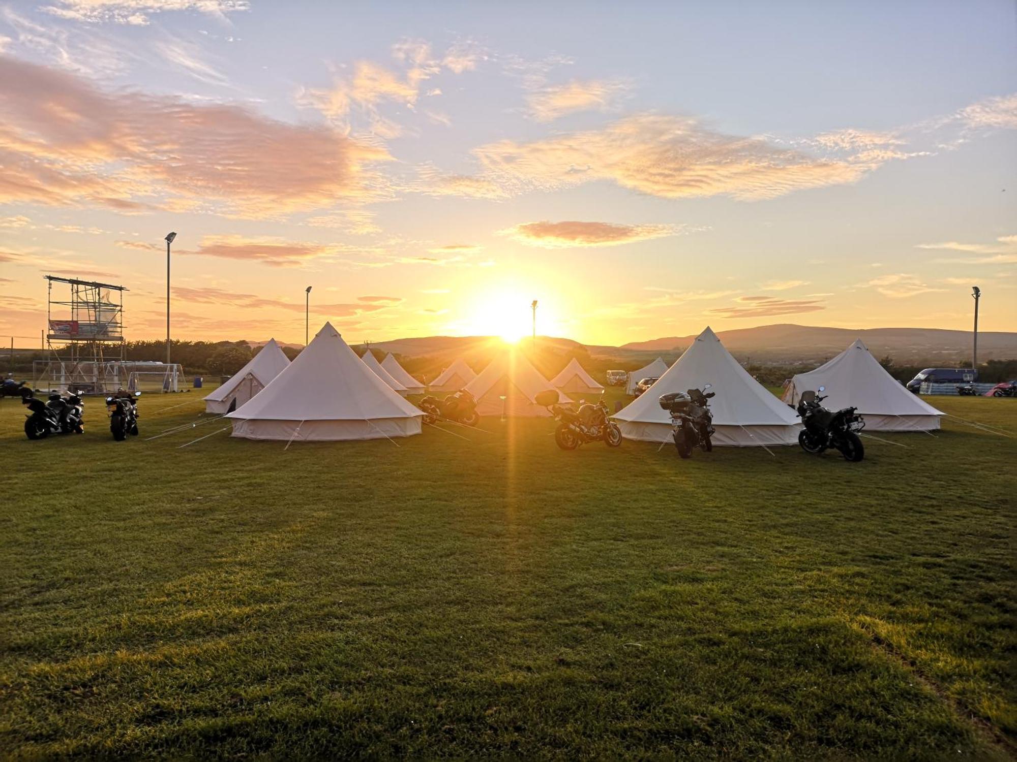 Nine Yards Bell Tents At The Tt - Castletown Exterior photo